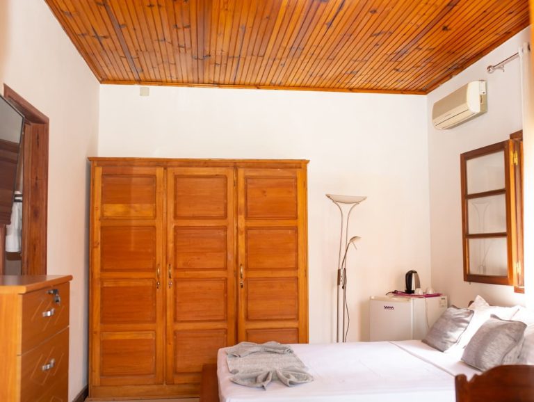 armoire-chambre-double-confort-hotel-victory-tulear-madagascar