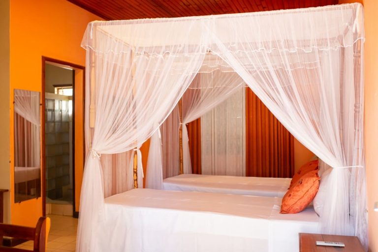 lit-chambre-double-standard-hotel-victory-tulear-madagascar