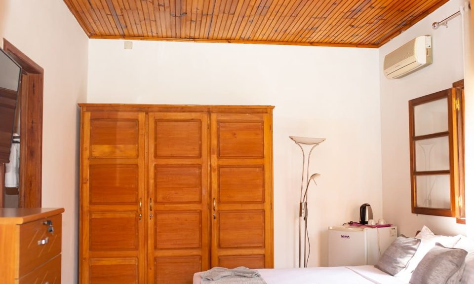 armoire-chambre-double-confort-hotel-victory-tulear-madagascar