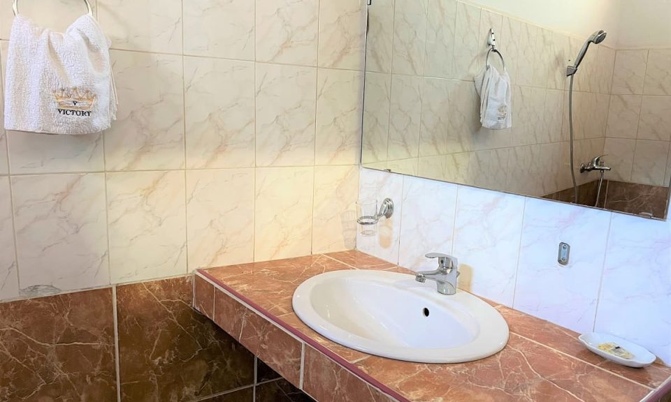douche-chambre-familiale-hotel-victory-tulear-madagascar