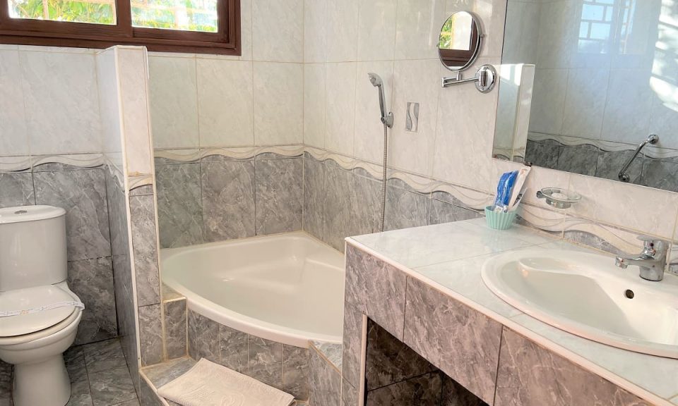 douche-suite-vue-jardin-hotel-victory-tulear-madagascar